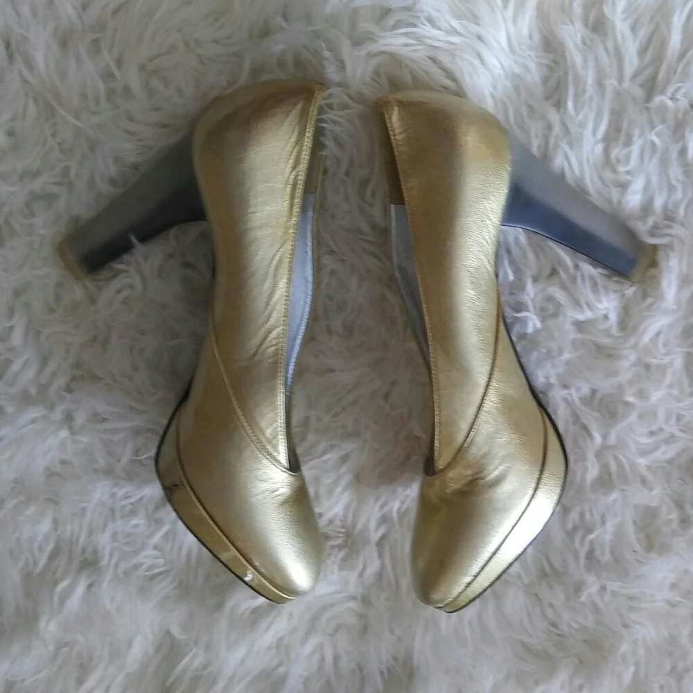 Nina Ricci Pumps With Acrylic Heels